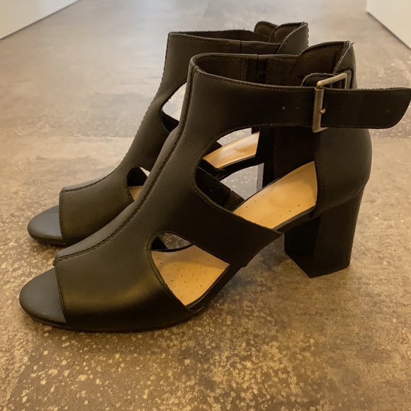 Clarks peep toe booties, black, conformtables! - Picture 2 of 4